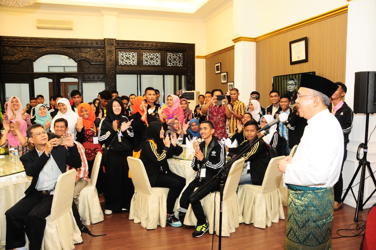 Plt Gubernur Ramah Tamah Dengan Forum Anak Riau